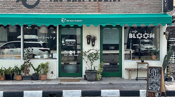 cafe bloom sanur