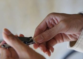 7 Tanda pada Kuku yang Bisa Menandakan Masalah Jantung