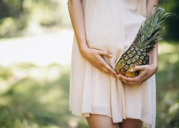 wanita hamil dan buah nanas