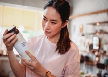 5 Tips Memilih Sampo yang Tepat untuk Rambut Berminyak