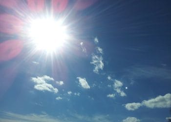 6 Cara Mengatasi Sinar Matahari Panas yang Menyerang Depok untuk Kesehatan Tubuh dan Kenali Bahayanya