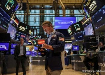 Wall Street Tertekan Jelang Konferensi Jackson Hole dan Laporan Kinerja Ritel