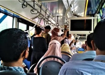 jangan ngupil di angkot