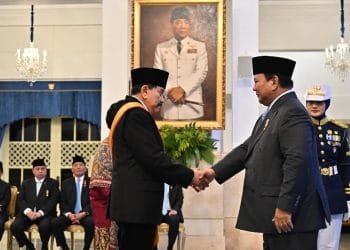 konglomerat dapat gelar kehormatan