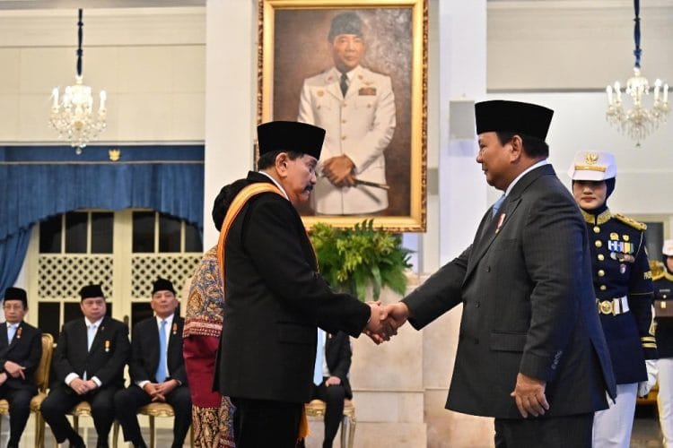 konglomerat dapat gelar kehormatan