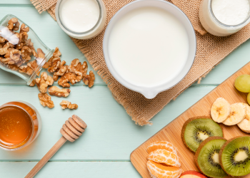 6 Makanan Probiotik Alami yang Baik untuk Kesehatan Usus dan Tubuh