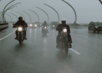 Apakah Motor Bisa Aquaplaning?