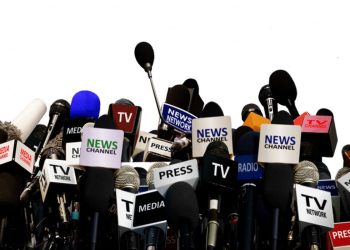 Revolusi Digital di Dunia Komunikasi dan Jurnalistik: Era Akses, Interaksi, dan Dampak Sosial