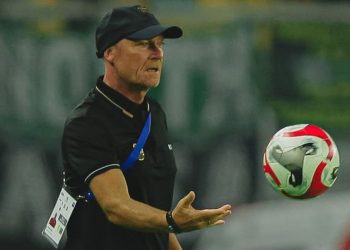 Peter De Roo Akui Kekalahannya Hadapi Eduardo Perez! Persebaya Surabaya Bawa Persis Solo ke Jurang Degradasi