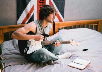 Mengapa Lagu Lama Selalu Membawa Makna Emosional yang Mendalam?