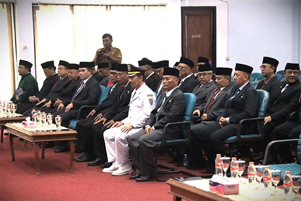 pejabat administrator