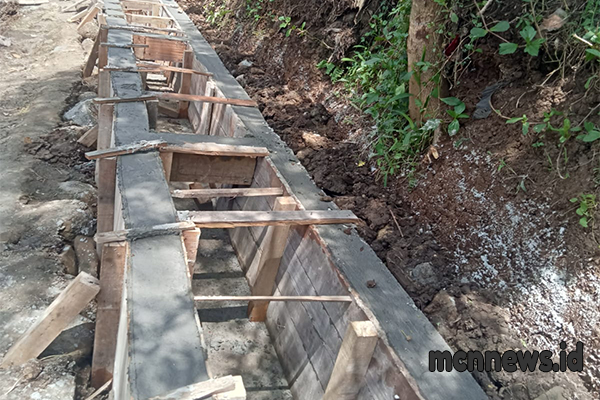 dugaan tidak sesuai spesifikasi