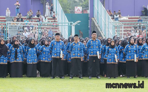 Bupati Ciamis Serahkan SK PPPK Paruh Waktu 2025, Tegaskan ASN adalah Pelayan Masyarakat