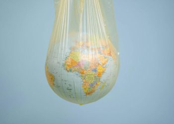 Asal-usul Benda Raksasa yang Menabrak Bumi