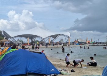 Pengeluh Pedagang Ancol Tahun Baru 2026: Pengunjung Langka, Omzet Turun 75%