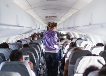 Maskapai Penerbangan dengan Ruang Kaki Terburuk