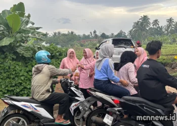 Fatayat NU Cikoneng berbagi