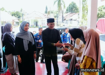 Bupati Herdiat Sunarya