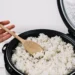 7 kebiasaan yang menyebabkan rice cooker bau